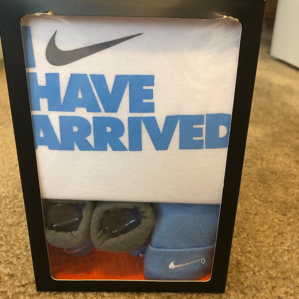 Nike 3 piece infant set